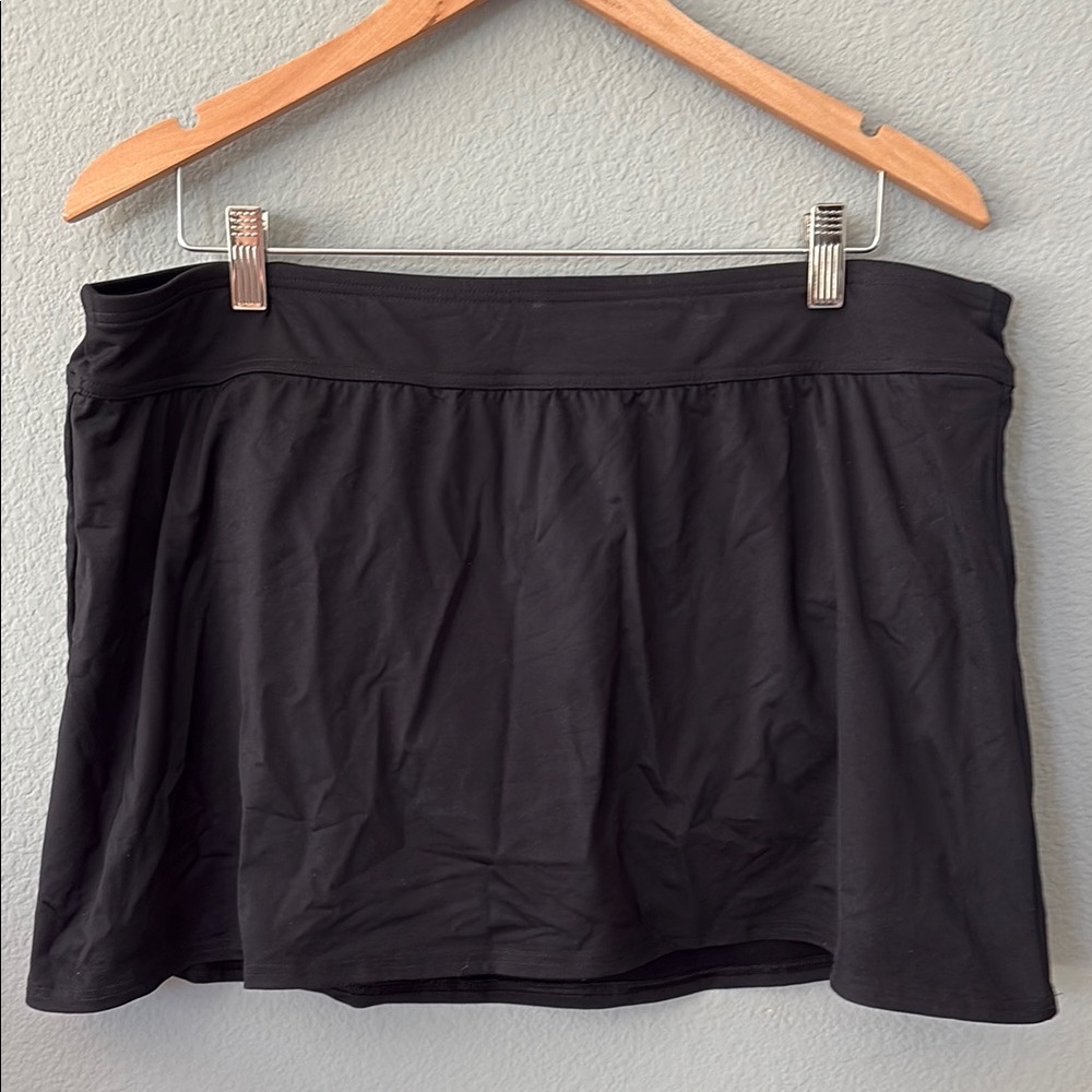 Black swim skirt with swim bottom attached, women’s 18W, Lands’ End, EUC